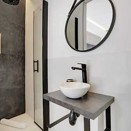 The Upper Marais Superb For 6 People Paris