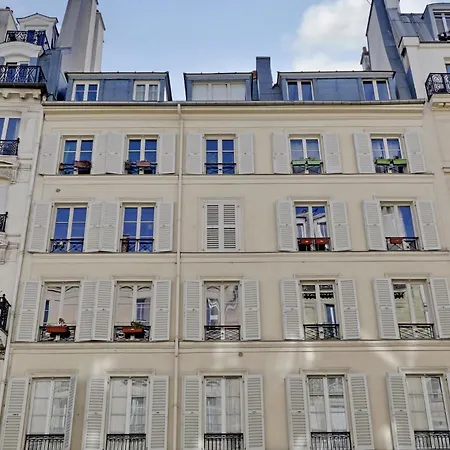 The Upper Marais Superb For 6 People Paris