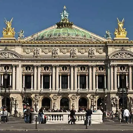 The Upper Marais Superb For 6 People